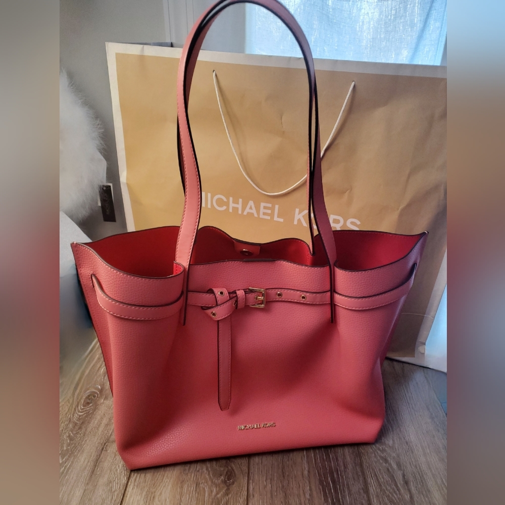 NEW beautiful Michael Kors large Emelia tote Grapefruit (light coral)